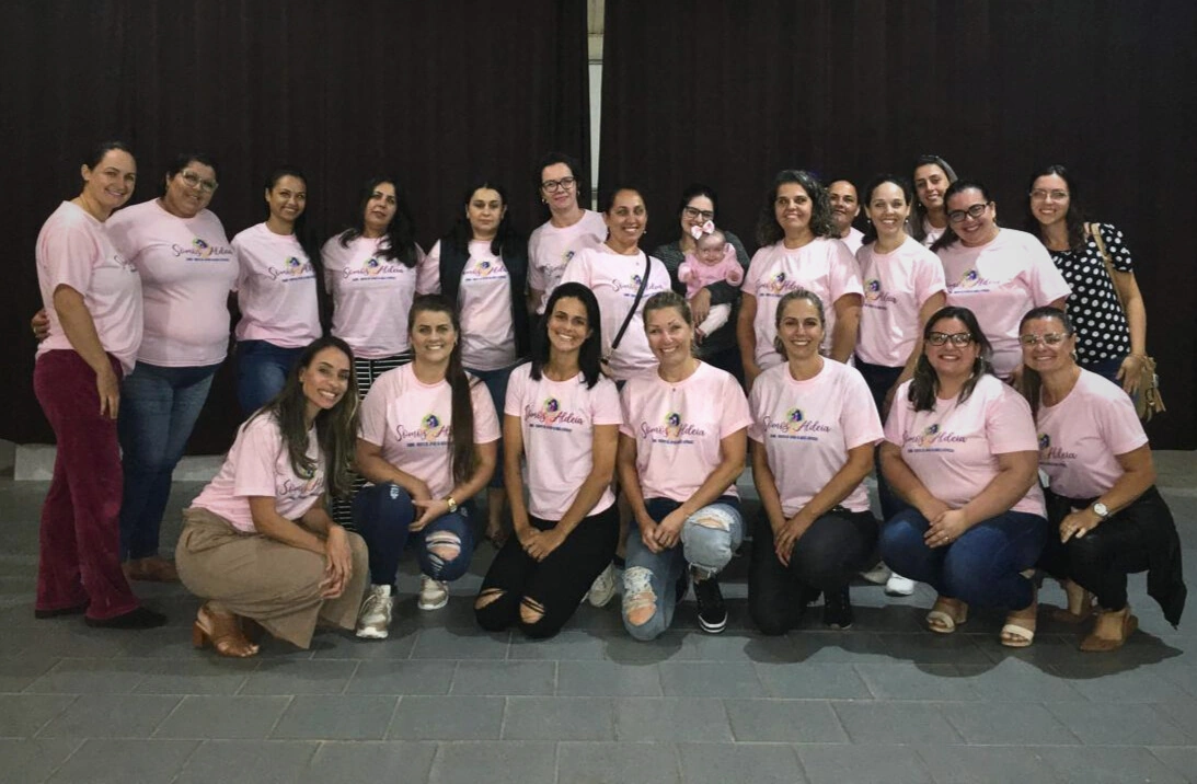Imagem de mães e crianças